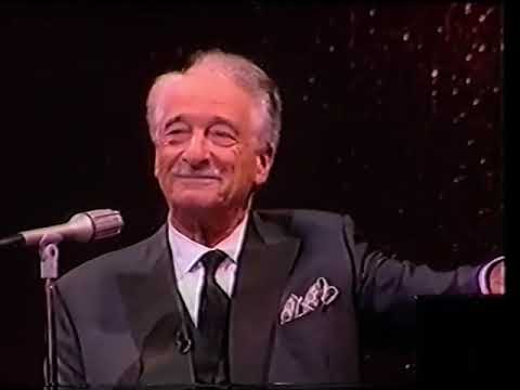 Victor Borge explains a Mozart opera
