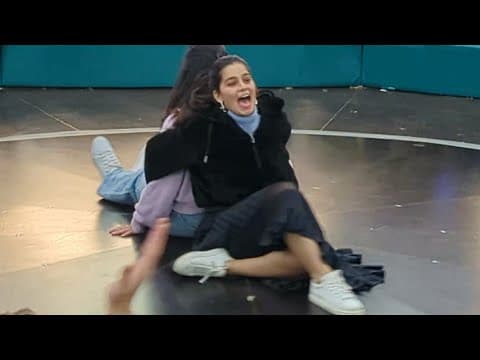 Two Girls on Devil's Wheel is spinning, Who's winning？