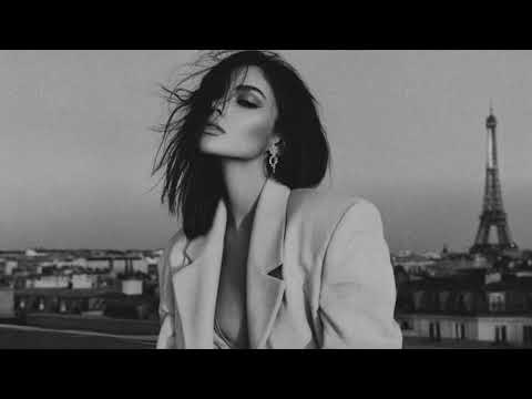 Cigarette in Paris 🎧 | French Emotional Chillout Playlist (vol.157)