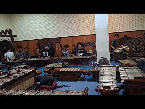 "Gending Rambu" Gamelan Sekaten Jurusan Karawitan ISI Yogyakarta 