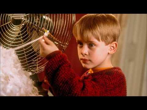 نسيان طفل في المنزل يشعل حربًا غير متوقعة! 😱 | ملخص فيلم وحيدًا في المنزل