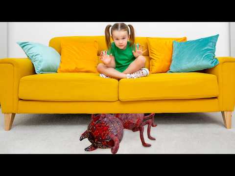 Giant Snake in Hide and Seek! 🐍 Toy Animals Come Alive & Bug Hunts