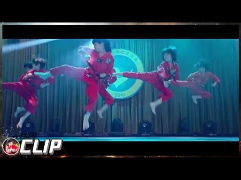 龙拳小子霸气登台表演跆拳道 全场沸腾了！《#龙拳小子》/ Sueño del héroe junior【CLIP】Chinese Movie ES Sub