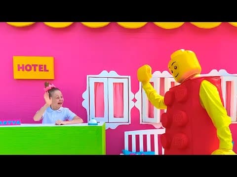 Nastya berpura-pura berperan sebagai pemilik hotel yang kreatif